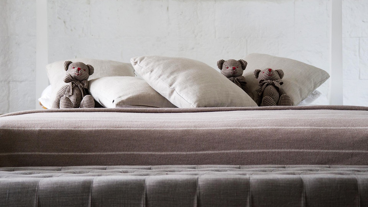 How to Pack Pillows for Moving